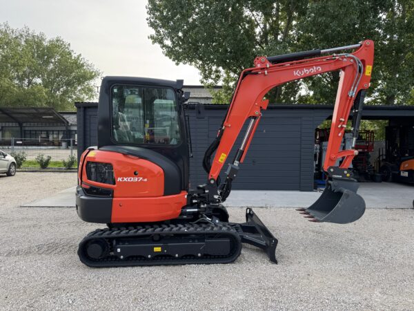 Kubota KX037-4